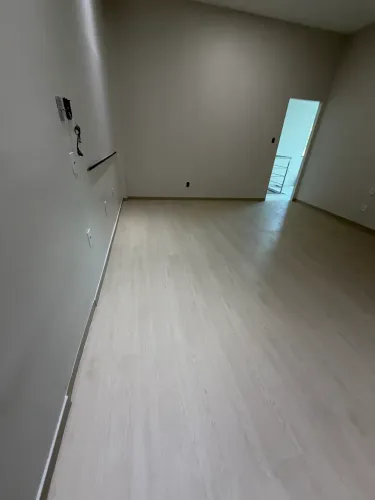 Aluga-se Sala Comercial