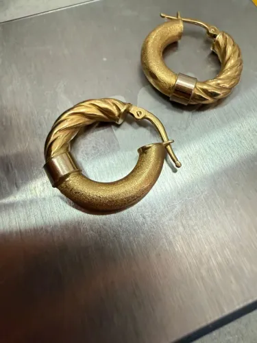 Brinco Argola de ouro 3.76g 18k procedência garantia eterna