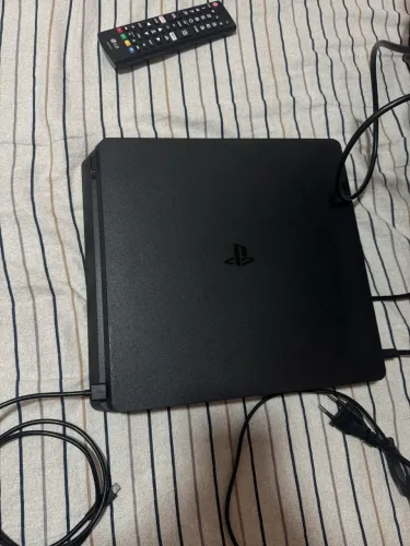 PlayStation 4 slim 1TB
