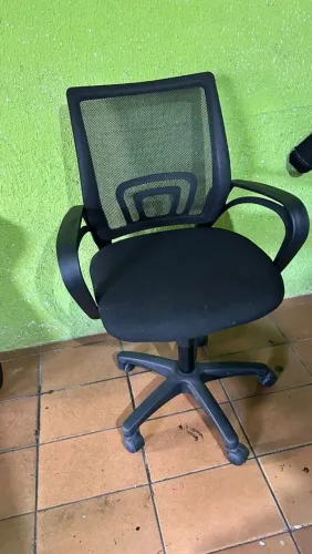 Vendemos cadeira de escritório giratória reformadas 