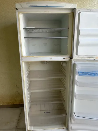 Vendo geladeira duplex funcionando perfeitamente 127V