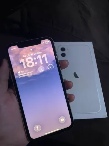 iPhone  11 64gb Branco IMPECÁVEL 