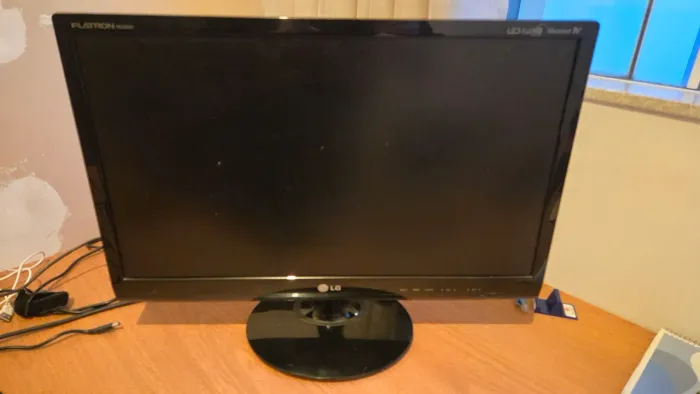 Monitor LG 23" LED