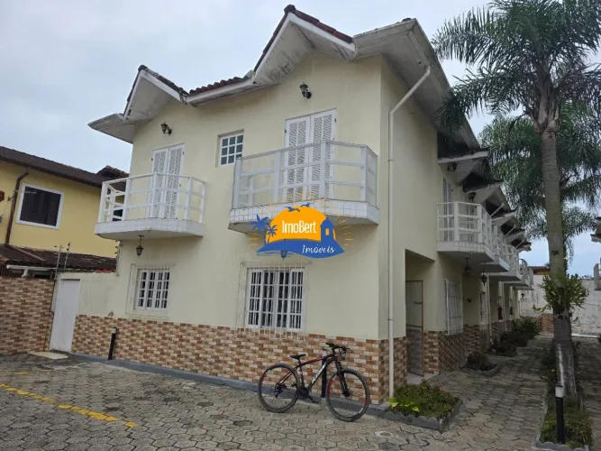 Casa de Condomínio à Venda em Bertioga-SP, Bairro Maitinga: 3 quartos (sendo 1 suíte) , 3 