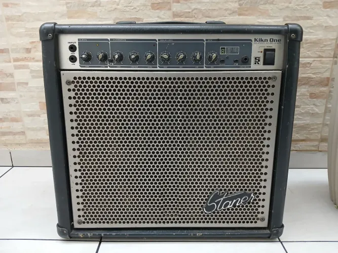 Amplificador para guitarra Staner Kikn One