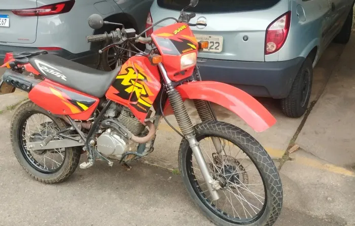 Vendo XR200 muito conservada