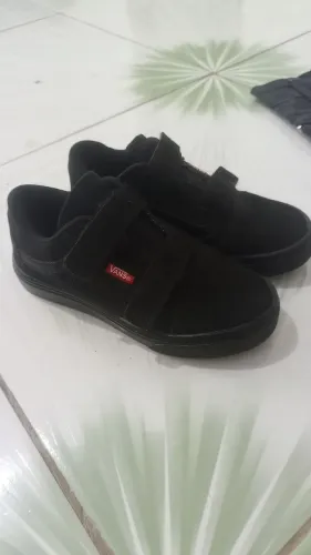 Tênis preto infantil