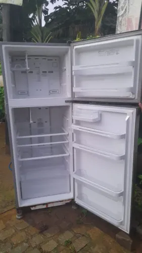 Geladeira para tirada de utensílios