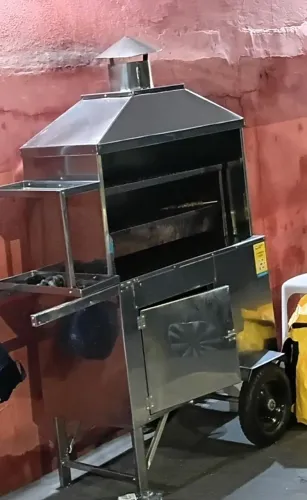 Vende se carrinho de espetinho
