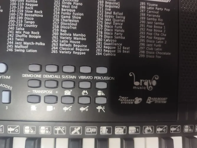 Vende se teclado bravo music