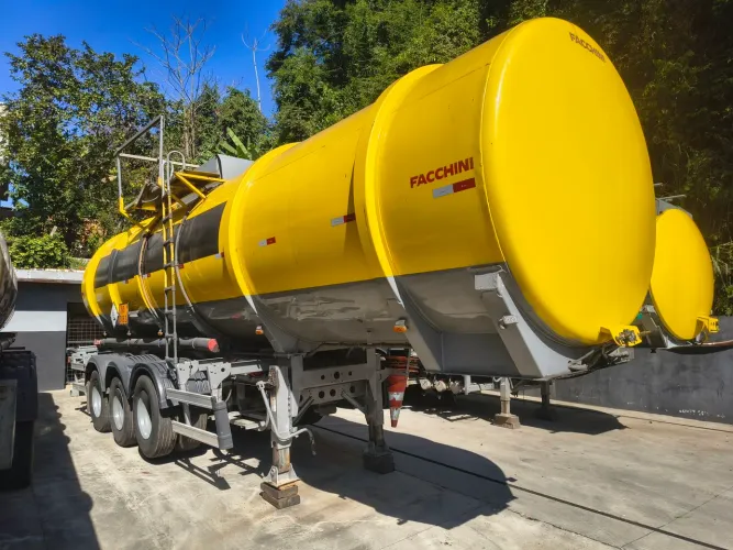 Carreta tanque Boca unica