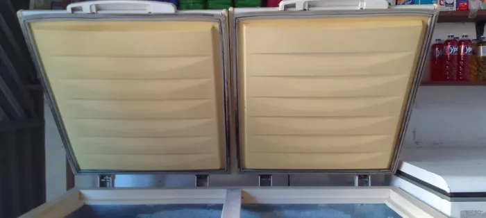 Vendo um freezer Eletrolux