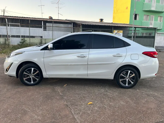 Toyota Yaris XLS Connect Sed. 1.5 Flex 16V Aut. 2021