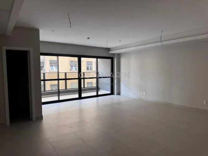 Sala à venda e locação no Ed. Metropolitan Med Center, em Londrina