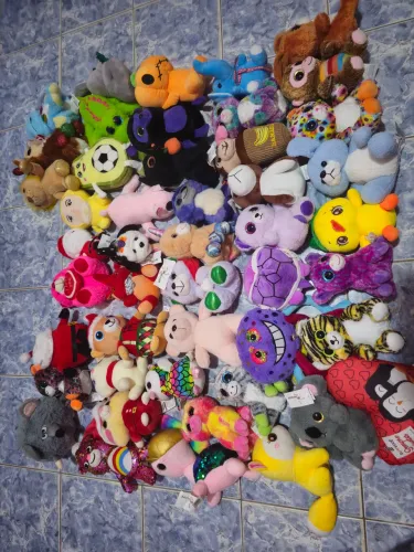 Vendo 47 ursinhos de pelúcia