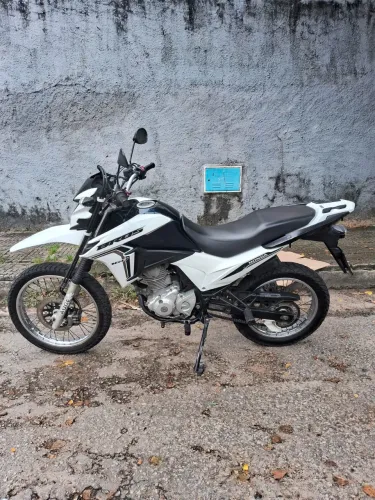 BROS NXR 2022 branca 