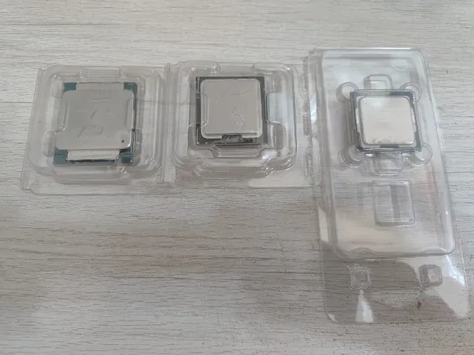 Lote processadores Intel Pentium G2020T / Xeon E5-2630 v3 / Xeon E5-2420