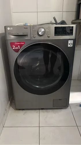 Máquina de lava e seca