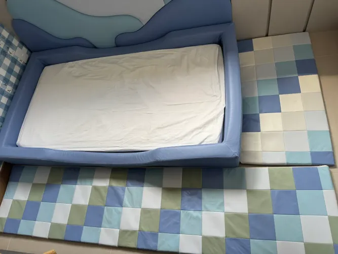 Cama montessoriana