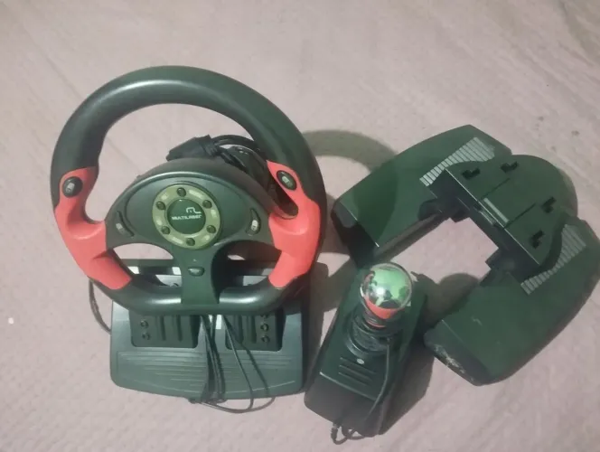 Controle de vídeo game, volante