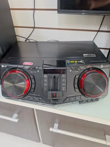 Som LG 1800w