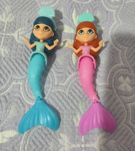 Kit duas miniaturas sereias coleção Kinder ovo cor azul e rosa