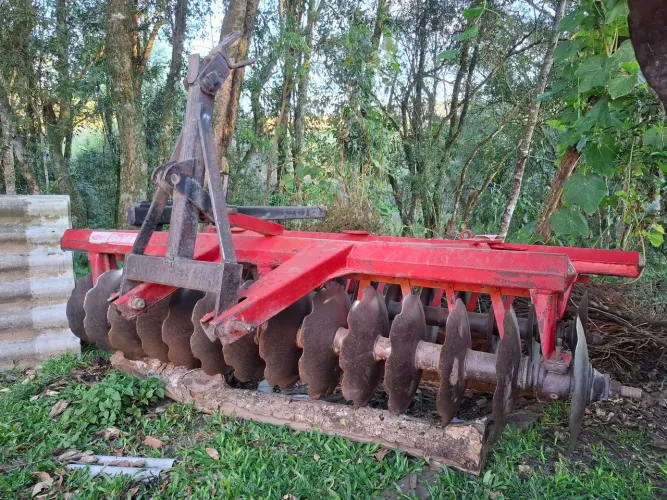 Grade niveladora baldan 28 discos