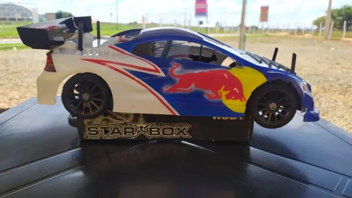 Carro de controle remoto RC de competição XRAY