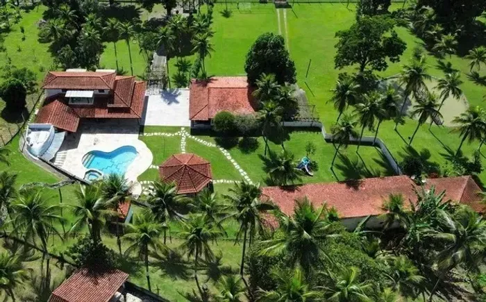 Barrozo Imóveis - Sítio de luxo com 11 quartos em Cachoeiras de Macacu.