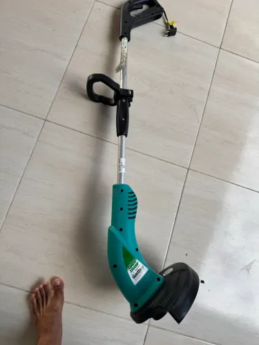 Vendo maquina corta grama novíssima.