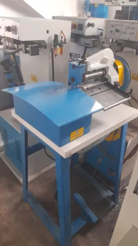 Máquina cortar tira