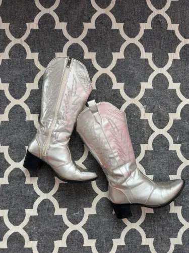 Bota cowboy cano médio prata