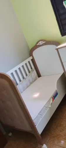Berço Portátil 3 Em 1 Capitonê Elo Peroba Mdf Branco Marrom
