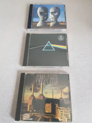 3 cds Pink Floyd ( The division bell, Dark side of the moon, Animals )