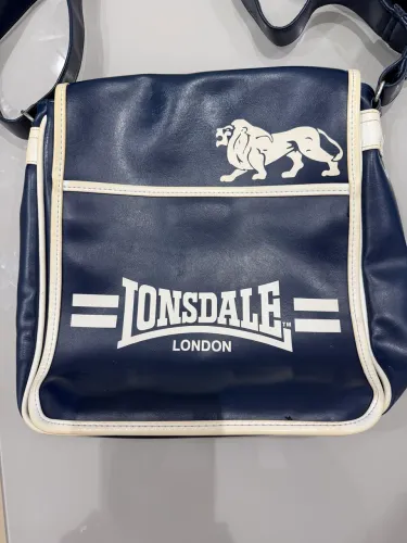 Bolsa Lateral Lonsdale London em Couro Sintético
