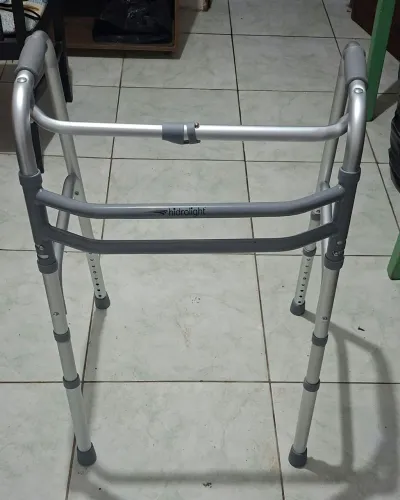 Andador adulto articulado fixo alumínio 3 barras novo!
