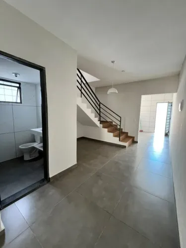 CASA NO JARDIM ESTORIL IV
