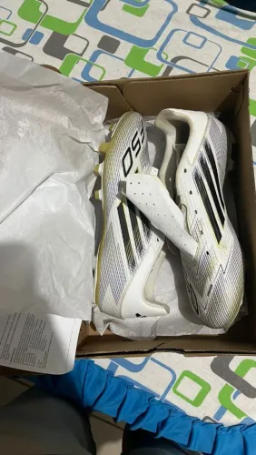 Chuteira adidas F50
