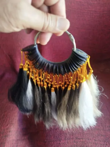 Vende-se 1 Anel de cores para prótese capilar