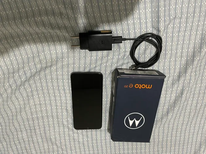 MOTO E20 