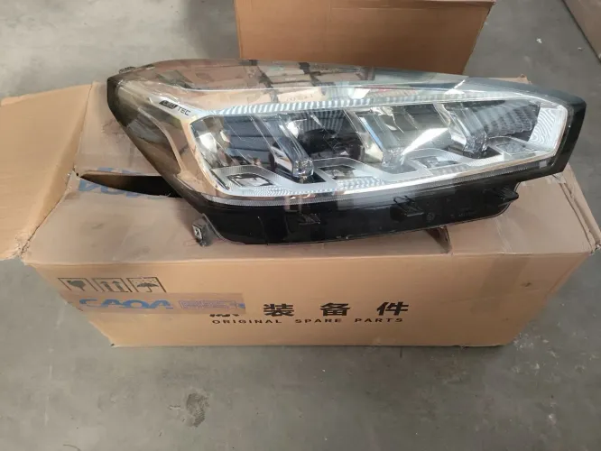 Farol direito Tiggo 8 2024