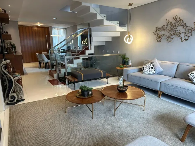 Linda casa a venda no Condomínio Reserva Nova Cantareira. Decoração Moderna, 3 suítes, 6