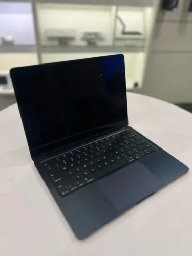 Macbook Air M4 13'' 2025 256GB / 16GB - Midnight - Seminovo