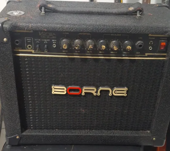 Amp de guitarra Borne Vorax 630 Studio 25Watts