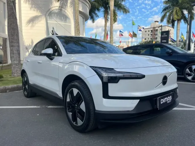 Volvo EX30 E60 Core (elétrico) 2024