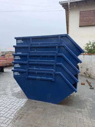 Caçamba de entulho