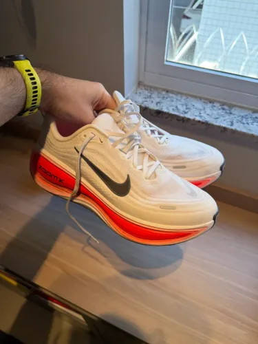 Nike Vomero Plus