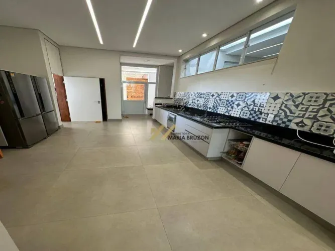 CASA A VENDA, 5 QUARTOS, 2.000M²A.T, 960M²A.C, R$ 8.500,000,00 - CONDOMÍNIO PORTAL JAPY -
