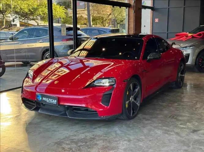 Porsche Taycan Turbo S (elétrico) 2021
