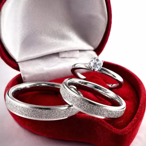 Par de Aliança Prata Diamantada 4mm Fina de Namoro/Noivado